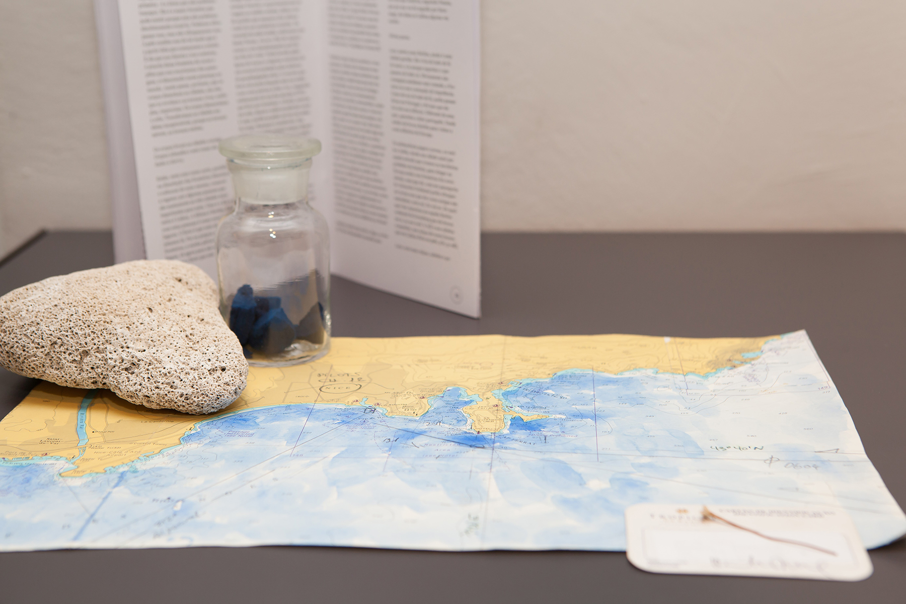 Tracing:  mapping the body in the territory